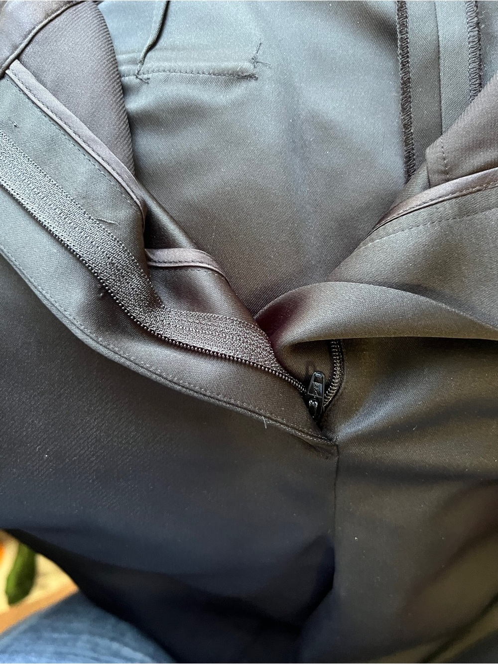 Kate Spade Tech Satin Feather-Trim Pants Black Cropped Pants Women’s Size 14 - Picture 10 of 12